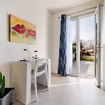 Mirasole House *
