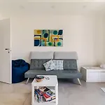 Mirasole House